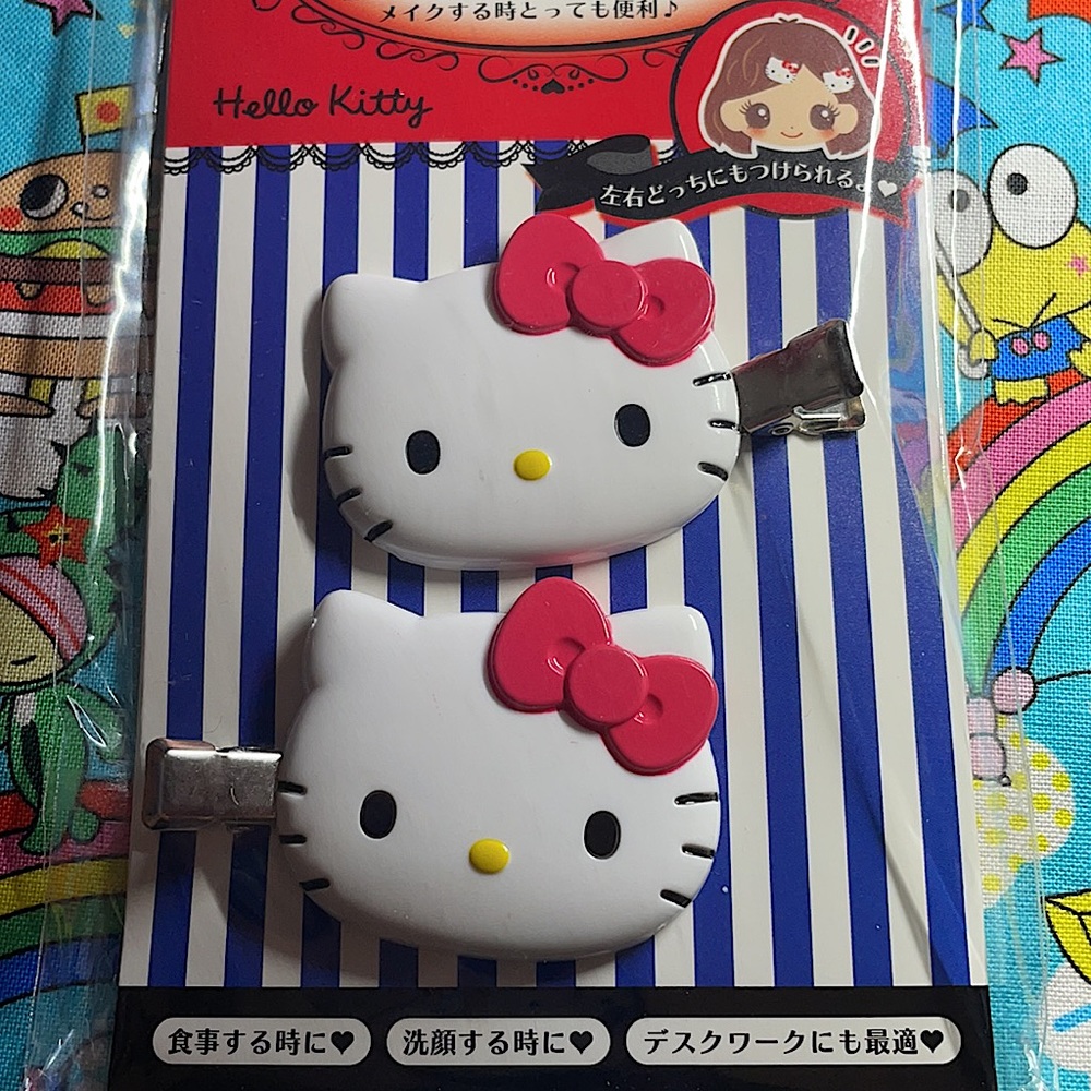 Hello Kitty Red Bow Clips - Picture 2 of 4